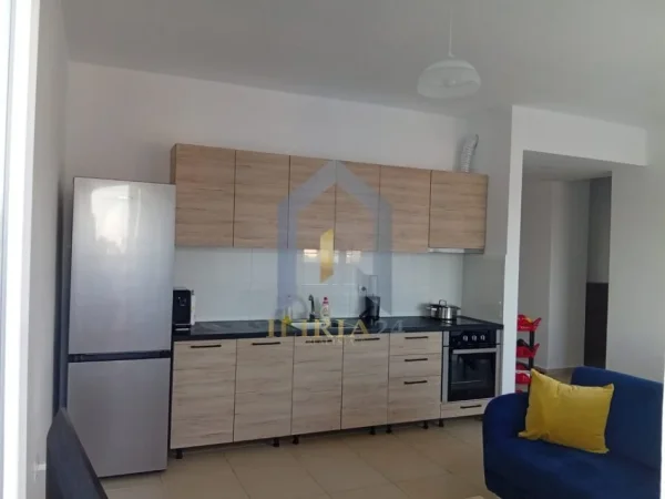 Tirane, jepet me qera apartament 2+1+Ballkon Kati 5, 160 m² 520 € (Kombinat)