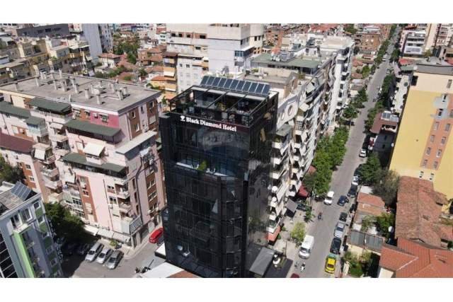 Tirane, shitet ambjent biznesi Kati 0, 52 m² 108.000  (Siri Kodra)