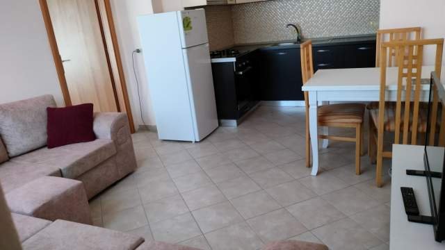Tirane, jepet me qera 2+1+BLK 70 m² 300 Euro (Astir)