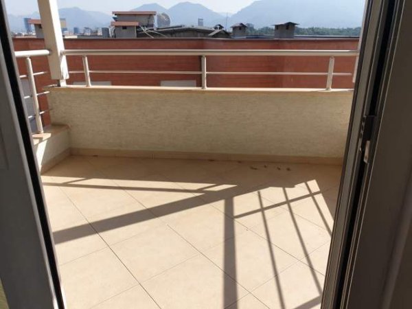 Tirane, jap me qera apartament 2+1+BLK Kati 5, 105 m² 600 Euro (Rruga Peti)