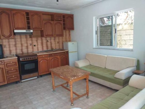 Tirane, shitet shtepi 2+1+BLK Kati 1, 200 m² 7.500.000 Leke (Yzberisht)