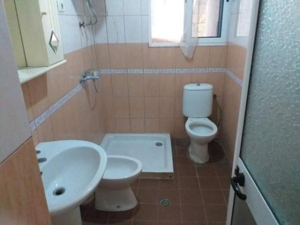 Tirane, shitet shtepi 2+1+BLK Kati 1, 200 m² 7.500.000 Leke (Yzberisht)