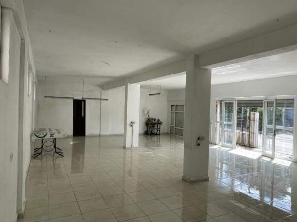 Tirane, jepet me qera ambjent biznesi Kati 0, 130 m² 55.000 Leke (Rr Alush Frakulla)