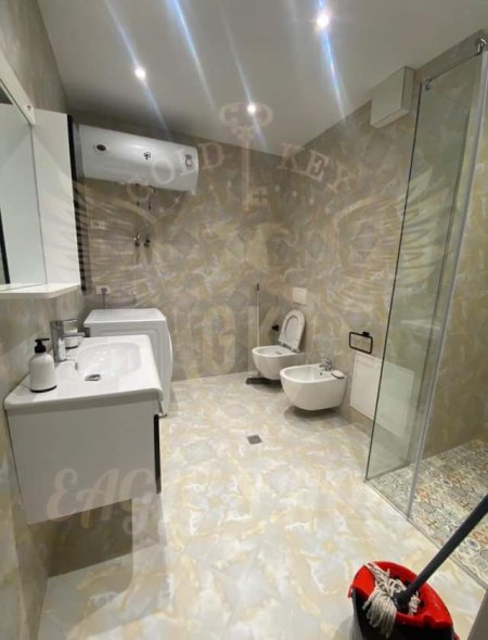 Durres, jepet me qera apartament Kati 11, 91 m² 800 Euro (Vollga Lagja 1)