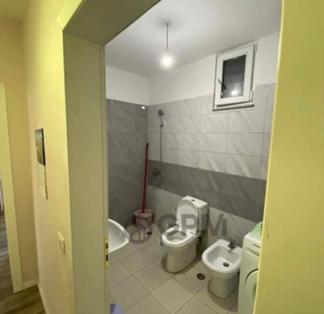 Tirane, shitet apartament 3+1 Kati 4, 137 m² 950 Euro/m2 (Yzberisht)