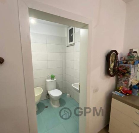 Tirane, shitet apartament 2+1 Kati 4, 118 m² 950 Euro/m2 (Yzberisht)