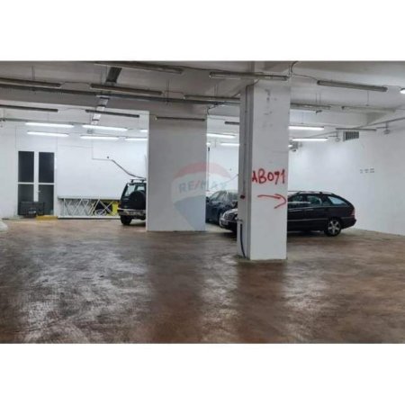 Tirane, jepet me qera ambjent biznesi Kati 0, 1.000 m² 5.000 Euro (Selite)