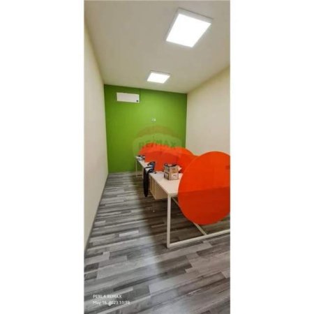 Tirane, jepet me qera ambjent biznesi Kati 0, 1.000 m² 5.000 Euro (Selite)