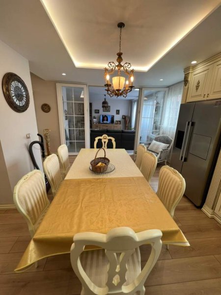 Tirane, jepet me qera apartament 2+1+BLK 100 m² 1.800 Euro (Rruga Kosavarve pamje nga Liqeni)