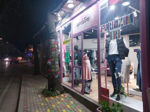 Tirane, shitet ambjent biznesi Kati 0, 40 m² (Rr. 3 Deshmoret)