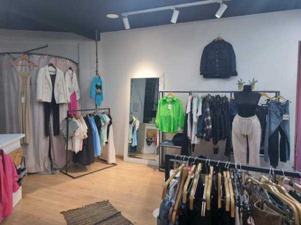 Tirane, shitet ambjent biznesi Kati 0, 40 m² (Rr. 3 Deshmoret)