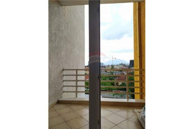 Tirane, shitet apartament 75 m² 80.000 Euro (Astir)