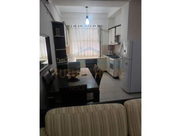 Tirane, jepet me qera apartament 2+1+BLK Kati 2, 102 m² 400 Euro (rruga elbasanit)