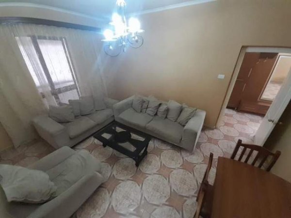 Tirane, shes apartament 4+1 Kati 3, 100 m² 145.000 Euro (21 dhjetori)