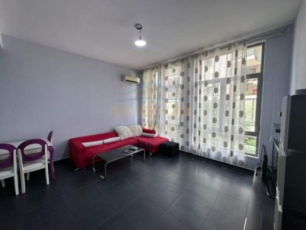 Tirane, jepet me qera apartament 2+1 Kati 1, 90 m² 350 Euro