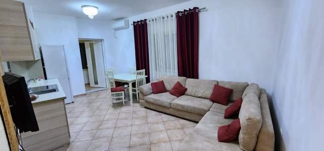 Tirane, jepet me qera apartament 1+1+BLK Kati 1, 65 m² 300 Euro (Yzberisht)