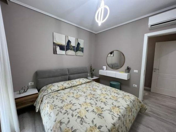 Tirane, jepet me qera apartament 2+1+BLK Kati 3, 100 m² 800 Euro (UNAZA E RE)