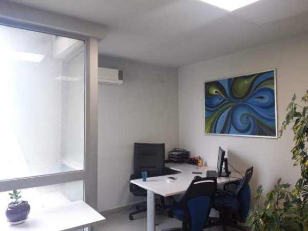 Tirane, jepet me qera zyre Kati 2, 100 m² 600 Euro (rruga e kavajes)
