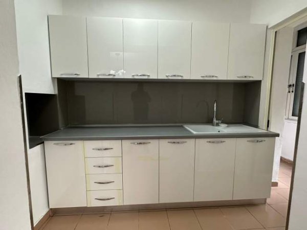 Tirane, shitet apartament 1+1+BLK Kati 2, 52 m² 79.000 Euro (tek instituti higjenes)