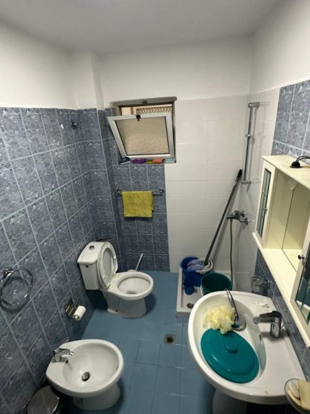 Tirane, shitet apartament 1+1+BLK Kati 2, 52 m² 79.000 Euro (tek instituti higjenes)