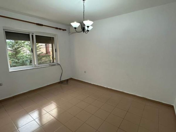 Tirane, shitet apartament 1+1+BLK Kati 2, 52 m² 79.000 Euro (tek instituti higjenes)