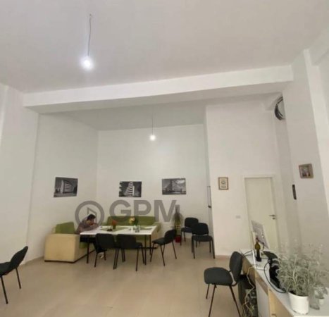 Tirane, shitet ambjent biznesi Kati 0, 63 m² 1.700 Euro/m2 (Yzberisht)