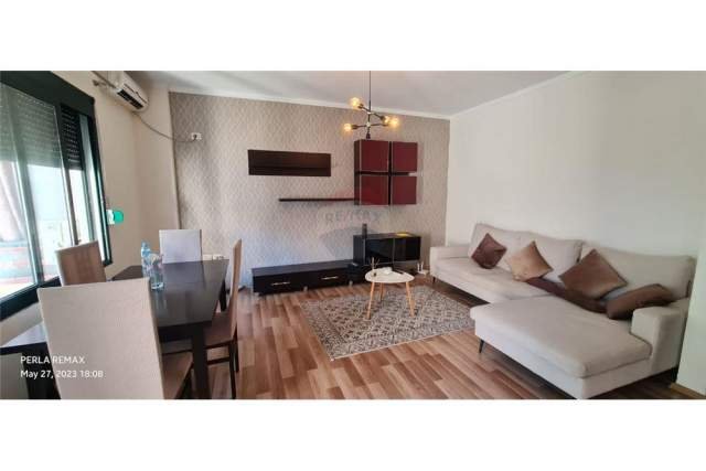 Tirane, jepet me qera apartament 2+1+BLK Kati 4, 95 m² 350 Euro