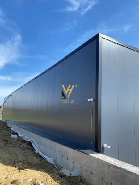 Tirane, shitet magazine Kati 0, 3.800 m² 800.000 Euro (vore)