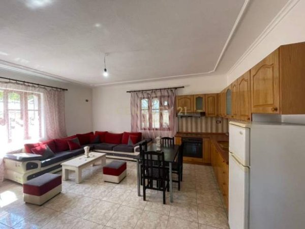 Tirane, jepet me qera apartament 2+1+BLK Kati 1, 100 m² 300 Euro (Sauk i Ri)