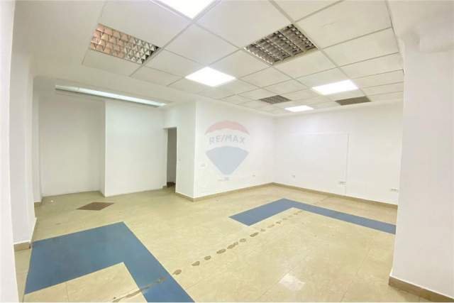 Tirane, jepet me qera zyre Kati 1, 130 m² 1.200 Euro (Reshit Collaku , Shallvaret)