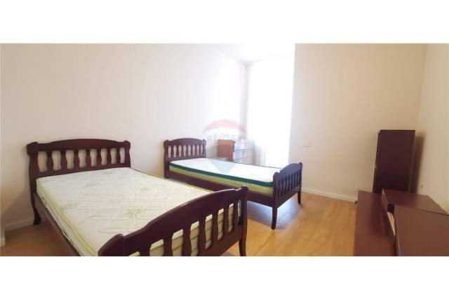 Tirane, jepet me qera apartament 2+1+BLK Kati 2, 120 m² 700 Euro (Bulevardi Zogu I)