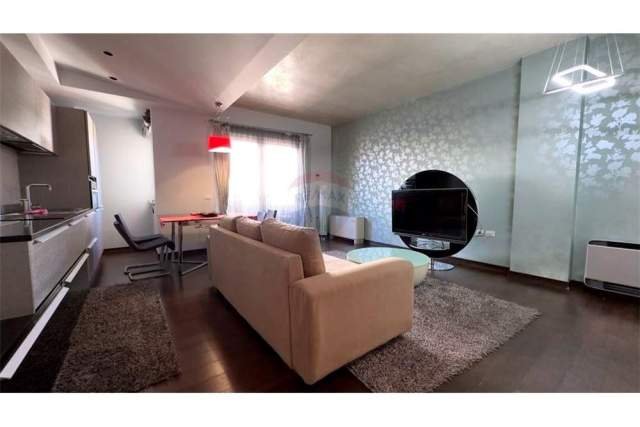 Tirane, jepet me qera apartament Kati 9, 120 m² 800 Euro (Liceu Artistik)
