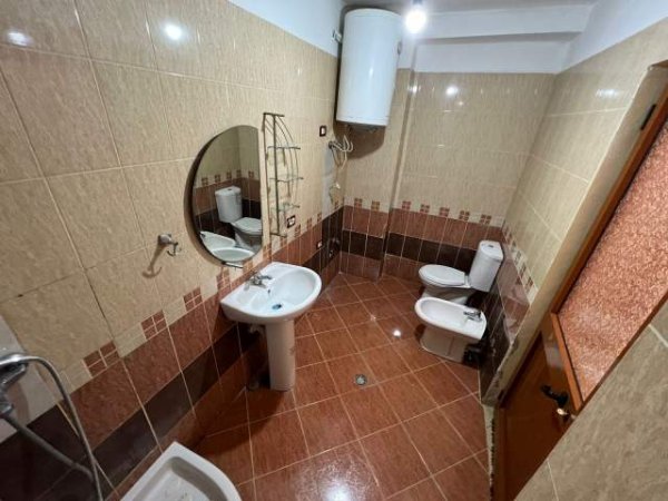 Tirane, shitet apartament Kati 3, 80 m² 1.600 Euro/m2 (KOMUNA E PARISIT)