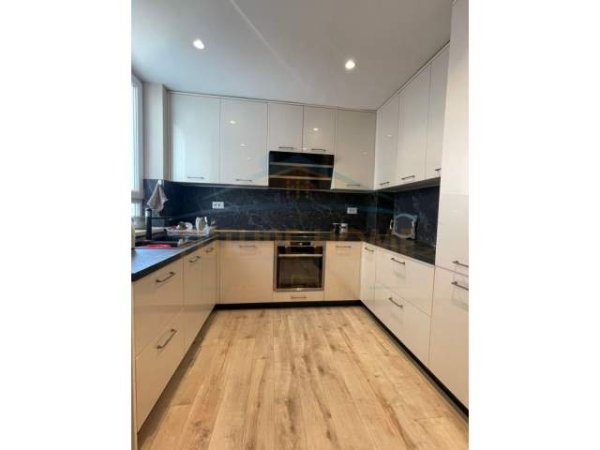 Tirane, jepet me qera 2+1+A+BLK Kati 7, 800 Euro