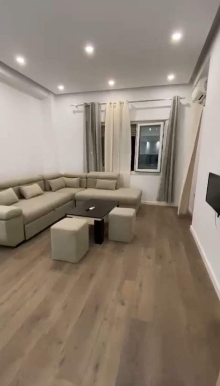 Tirane, jepet me qera apartament 1+1+BLK Kati 2, 70 m² 400 Euro (Kodra e Diellit)