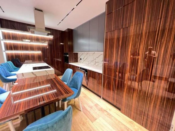 Tirane, jepet me qera apartament 2+1+BLK Kati 3, 121 m² 600 Euro (Green City, Tirane)