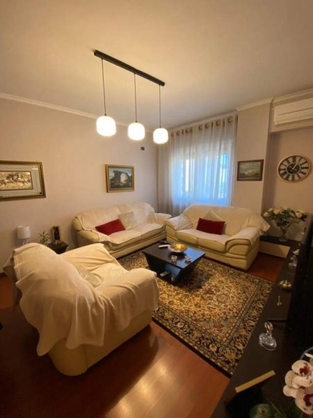 Tirane, shitet apartament 3+1 Kati 2, 124 m² 220.320 Euro (Rruga e Barrikadave)