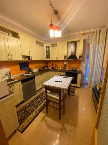 Tirane, shitet apartament 3+1 Kati 2, 124 m² 220.320 Euro (Rruga e Barrikadave)