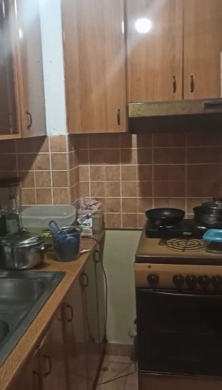 Tirane, jepet me qera apartament 2+1 Kati 2, 96 m² 40.000 Leke (perballe shkolles se Kuqe)
