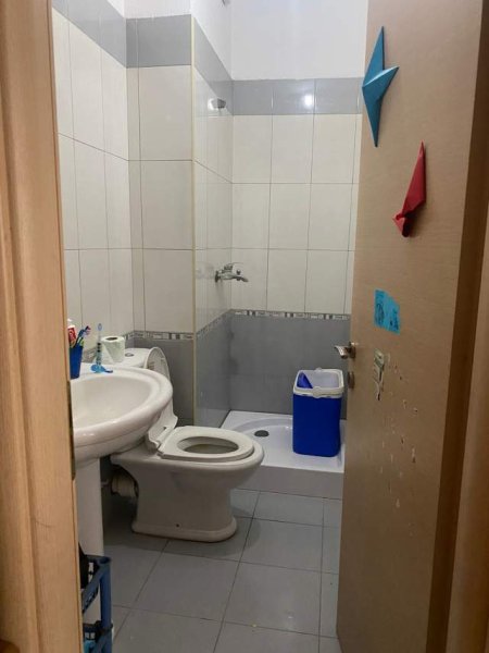 Tirane, jepet me qera apartament 2+1+BLK Kati 8, 87 m² 40.000 Leke (Rruga 3 Deshmoret)