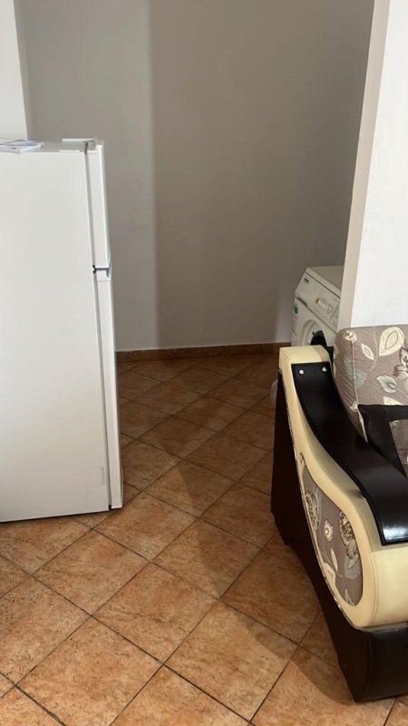 Tirane, jepet me qera shtepi 1+1 Kati 1, 40 m² 30.000 Leke (prapa Fakultetit te Mjeksise)