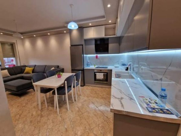 Tirane, jepet me qera apartament 2+1 Kati 6, 110 m² 800 Euro (Don Bosko)