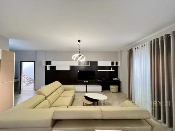Tirane, jepet me qera apartament 2+1 Kati 4, 120 m² 650 Euro (LIQENI I THATE)