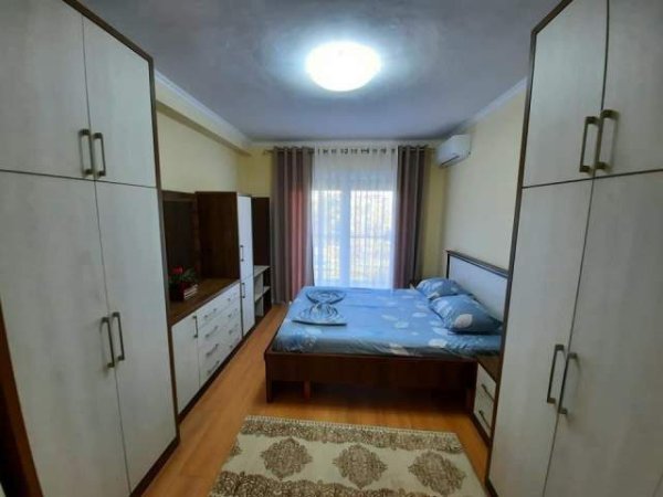 Tirane, jepet me qera apartament 2+1+BLK Kati 3, 110 m² 700 Euro (rruga Shyqyri Brari)
