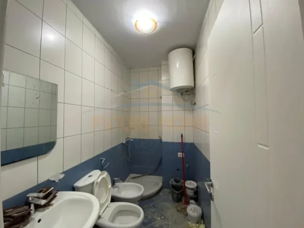 0683487469 Tirane, jepet me qera apartament 2+1 Kati 1, 86 m² 500 € (Rruga Tefta Tashko Koco)