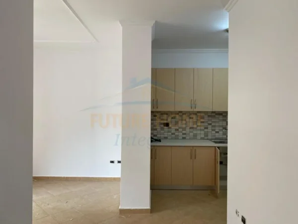 0683487469 Tirane, jepet me qera apartament 2+1 Kati 1, 86 m² 500 € (Rruga Tefta Tashko Koco)