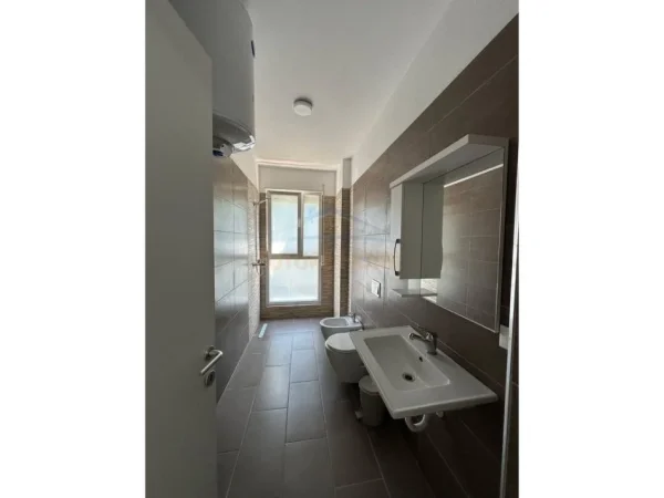 0683487469 Tirane, jepet me qera apartament 2+1 Kati 3, 111 m² (Don Bosko , Trio Tower Residence)
