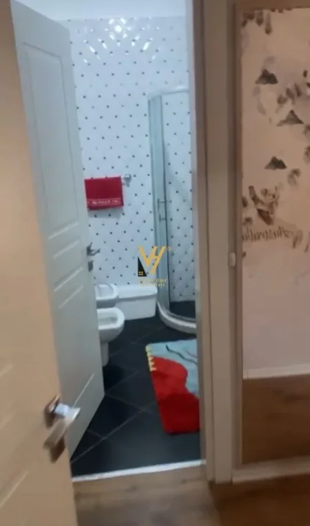 Tirane, jepet me qera apartament 2+1+Ballkon Kati 2, 110 m² 650 € (PORCELAN)