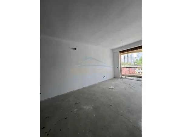 0683487469 Tirane, shitet apartament 2+1 Kati 3, 117 m² 210.400 € (Fusha e Aviacionit)