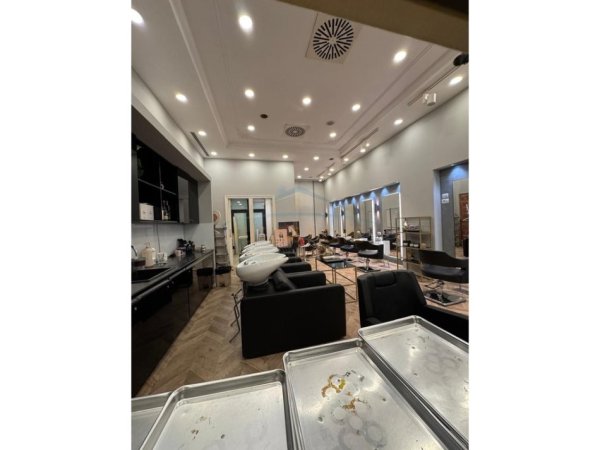 0683487469 Tirane, jepet me qera ambjent biznesi Kati 0, 87 m² 3.500 € (Rruga e Kosovareve)